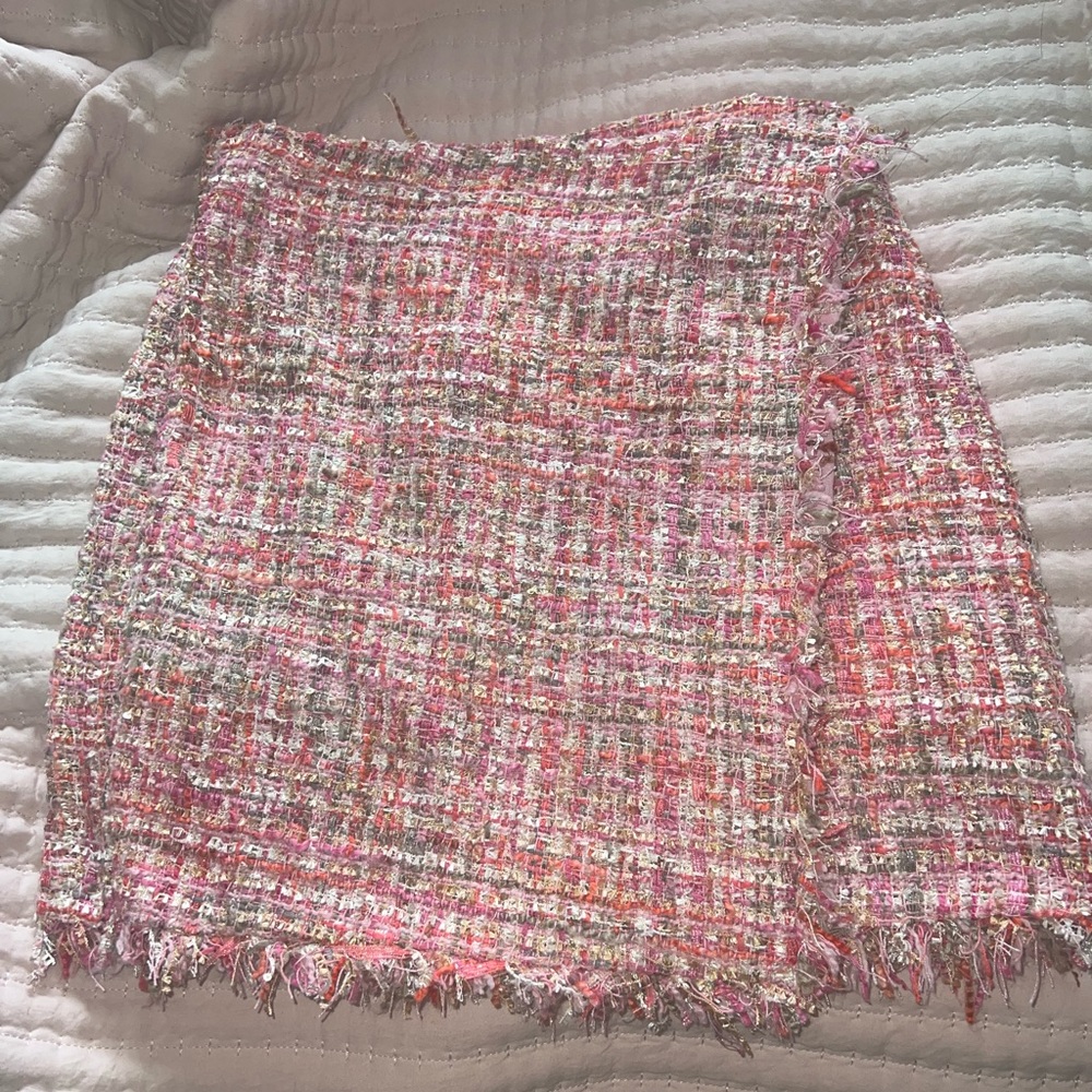 pink skirt